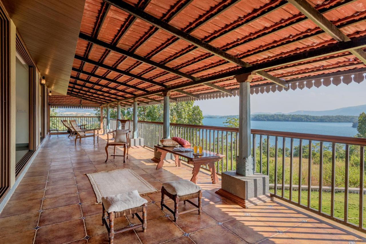Saffronstays Anantham, Kamshet - Pet-Friendly Lakefront Villa With A Huge Verandah Nethersole Dam Bagian luar foto