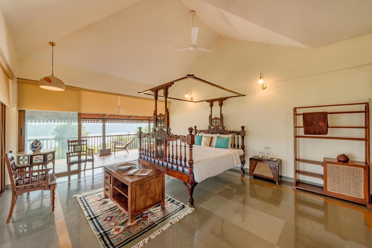 Saffronstays Anantham, Kamshet - Pet-Friendly Lakefront Villa With A Huge Verandah Nethersole Dam Bagian luar foto
