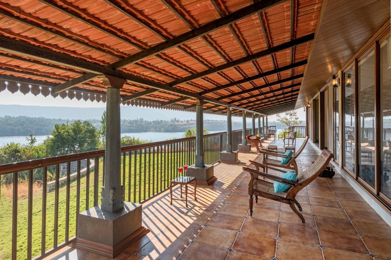 Saffronstays Anantham, Kamshet - Pet-Friendly Lakefront Villa With A Huge Verandah Nethersole Dam Bagian luar foto